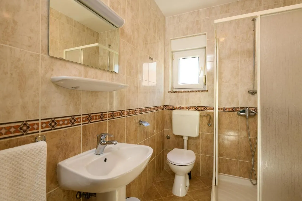 Mare - Apartment Pula Center 0*,