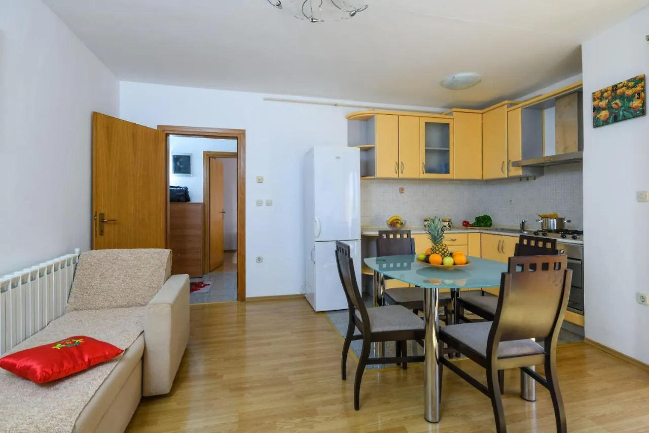 Mare - Apartment Pula Center