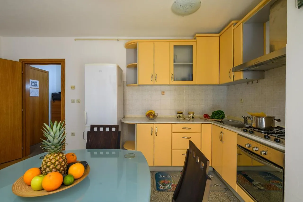 Mare - Apartment Pula Center